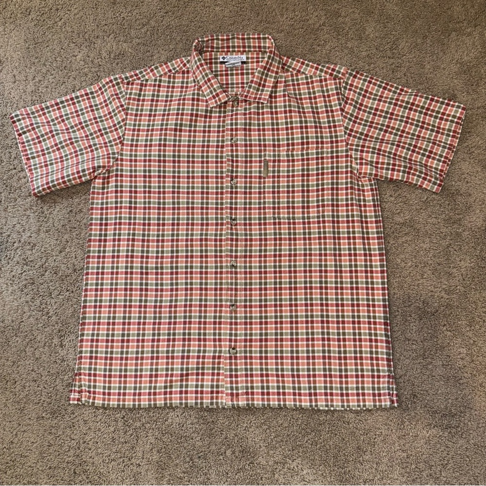 Columbia men’s Casual Red and Green Plaid Button-Up Shirt